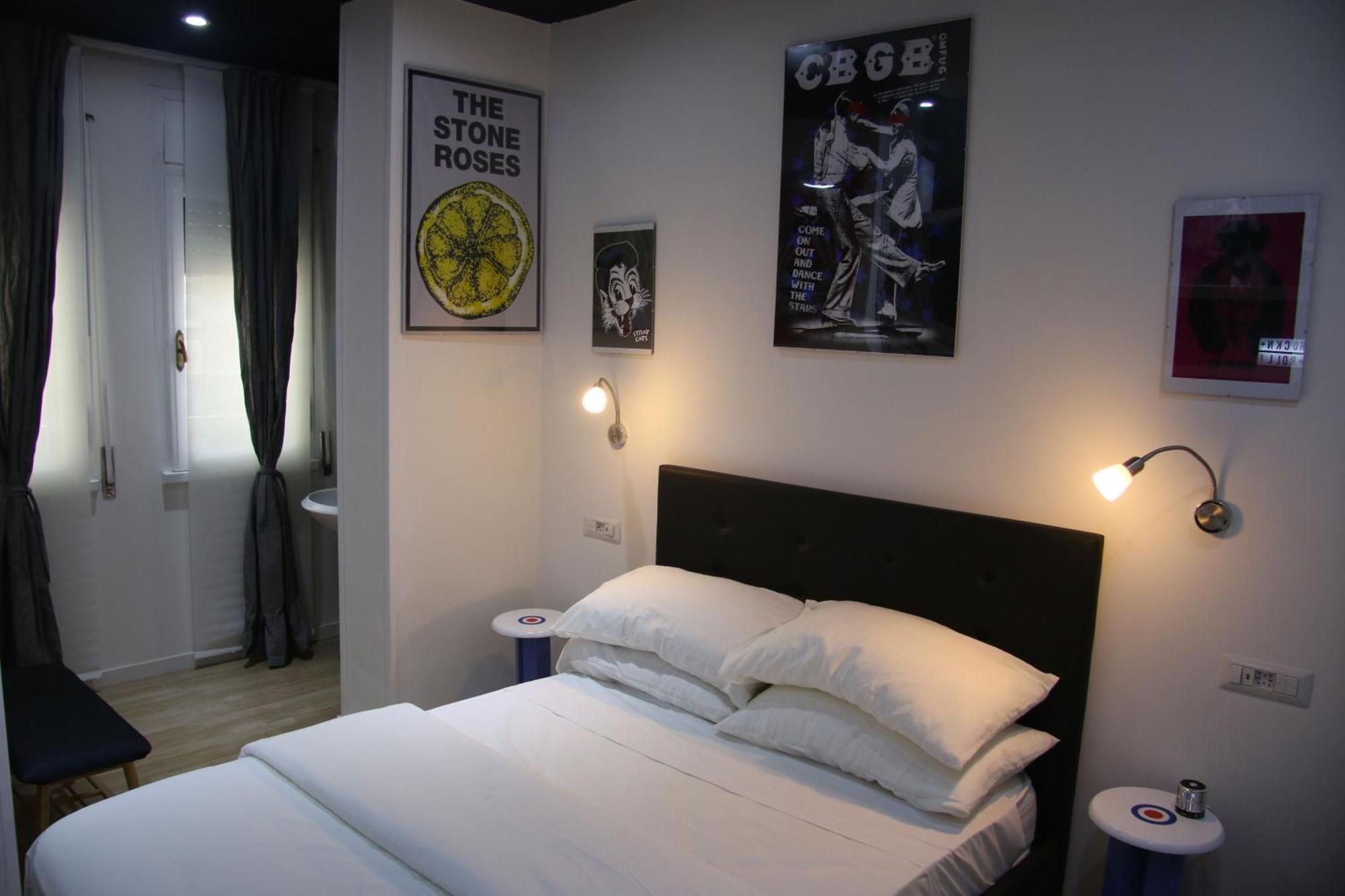 Double Room Private Bathroom
