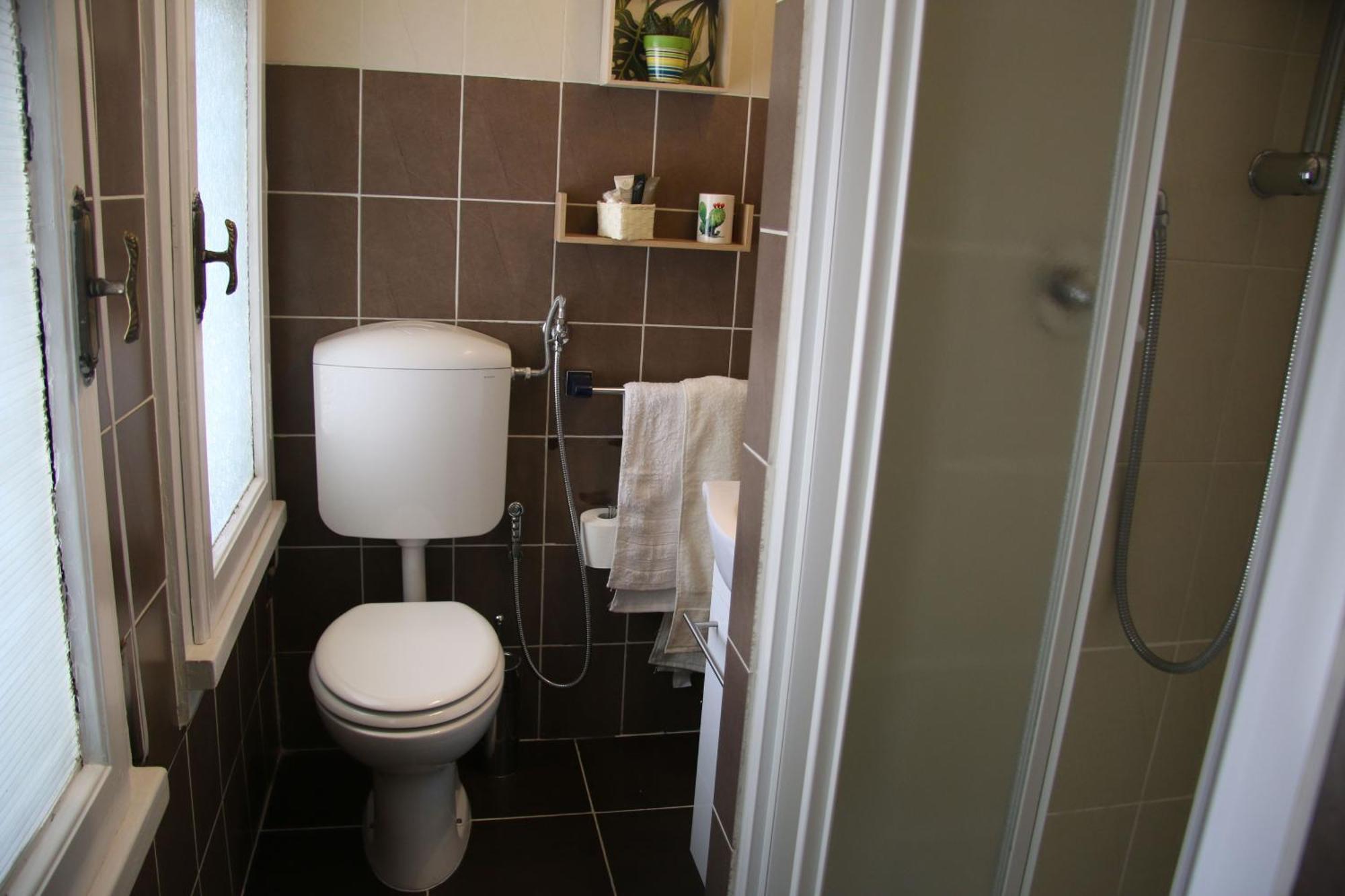 Double Room Private Bathroom