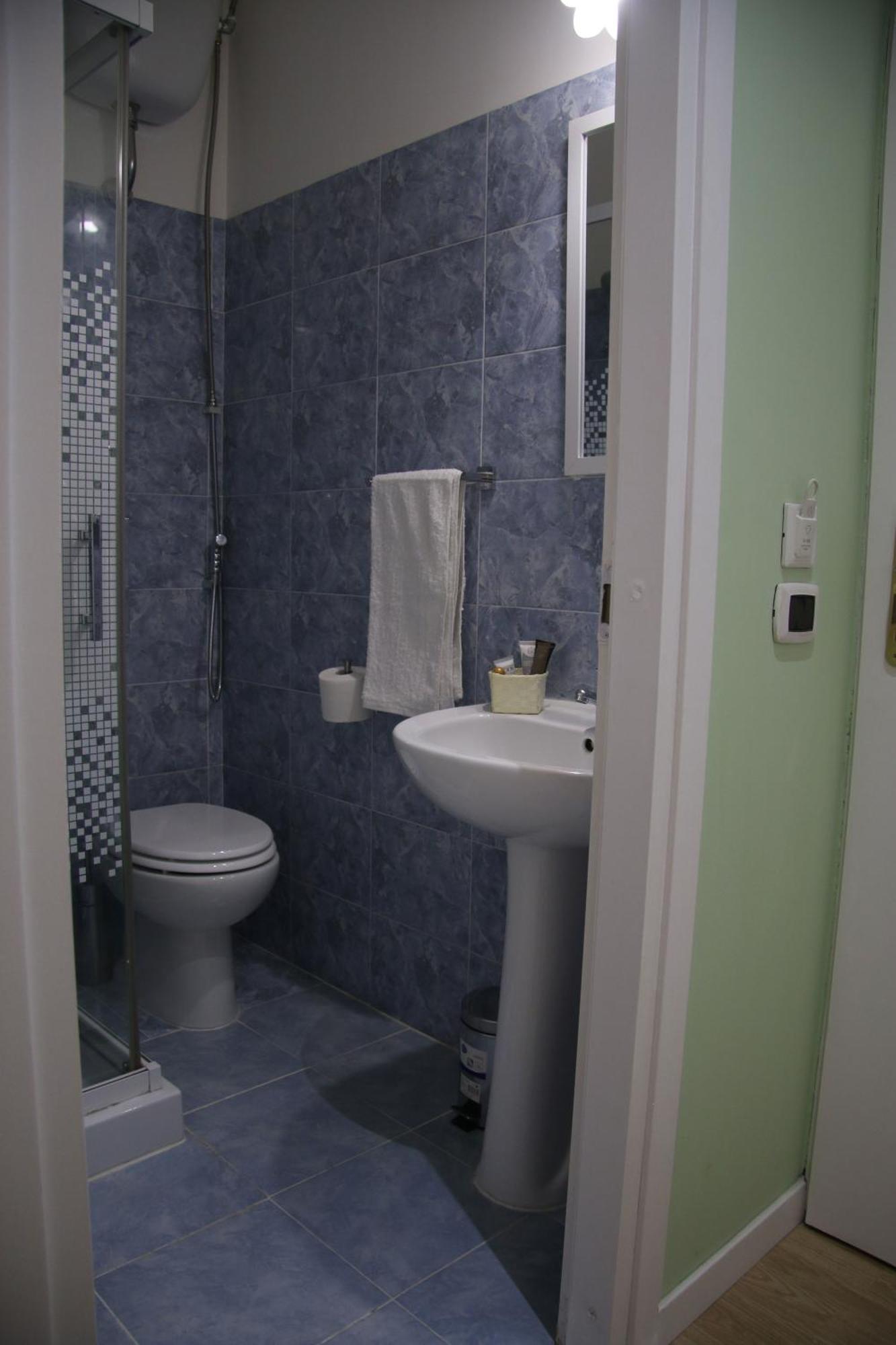 Double Room Private Bathroom