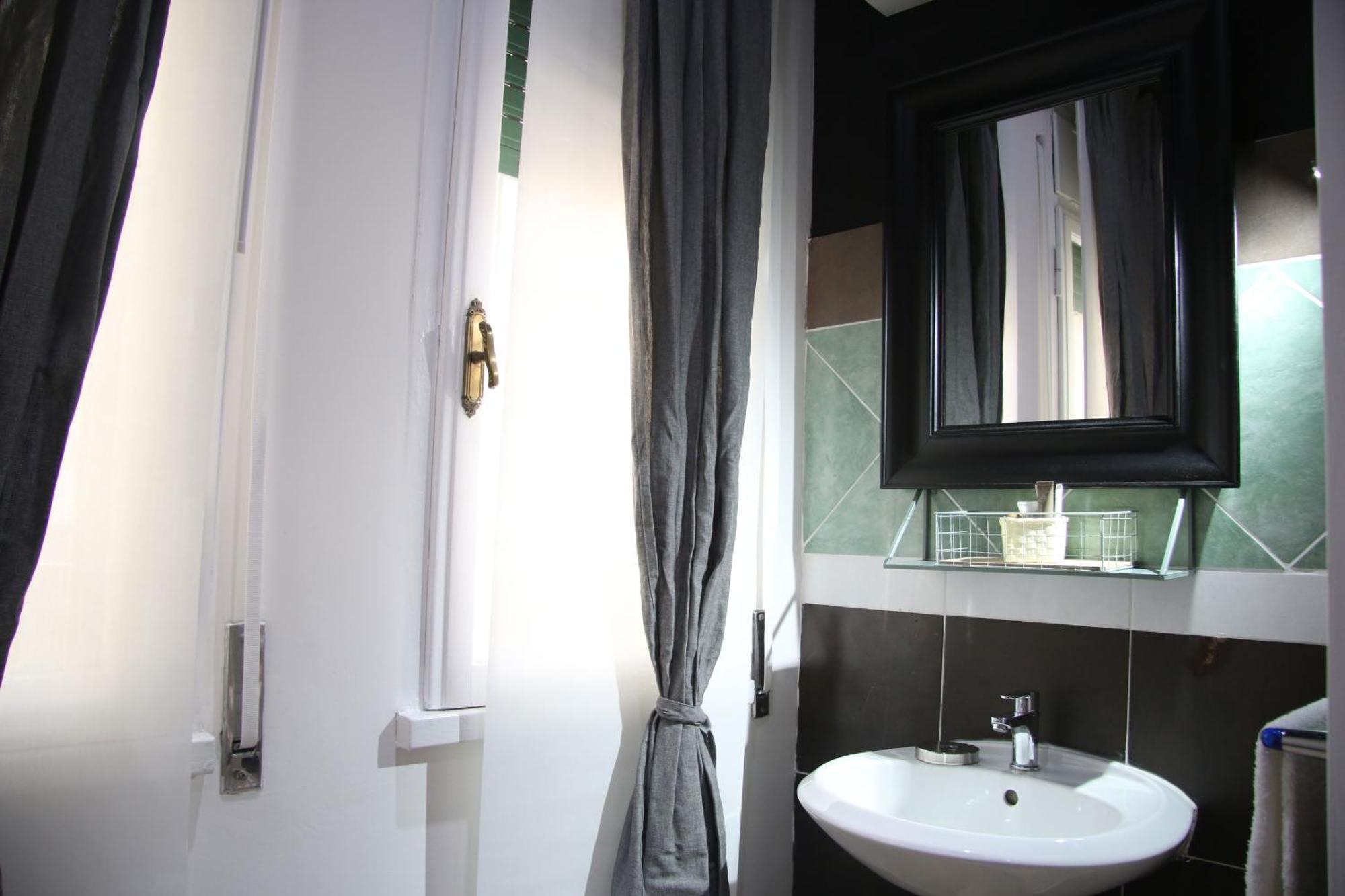 Double Room Private Bathroom